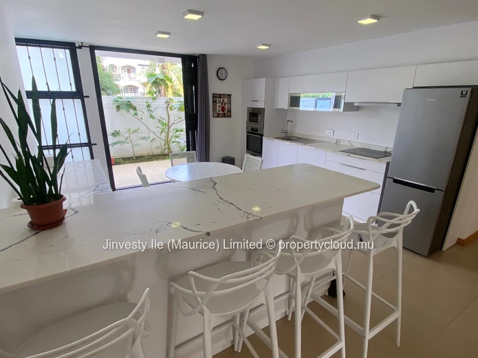 JINVESTY MAURITIUS : RENT 2 BR en suite Mont beach on walk... 49000