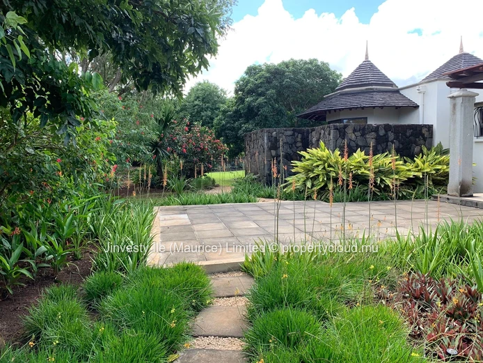 À VENDRE — VILLA D’EXCEPTION 400 m² habitables 3200 m² terrain arboré | GOLF DE TAMARIN