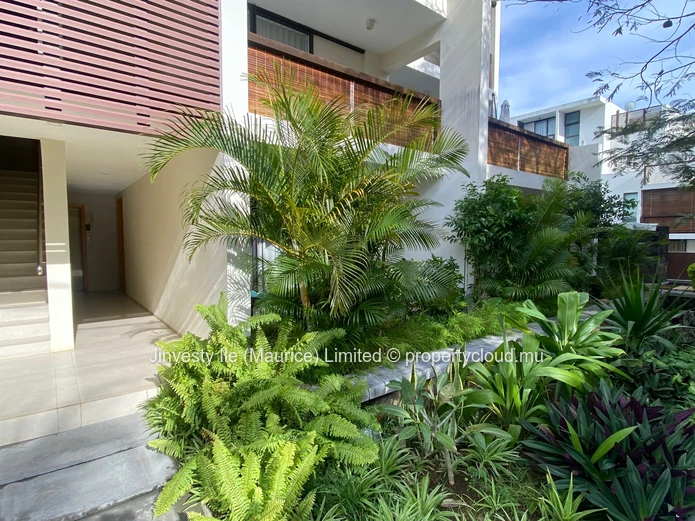 JINVESTY MAURITIUS : RENT 2 BR en suite Mont beach on walk... 49000