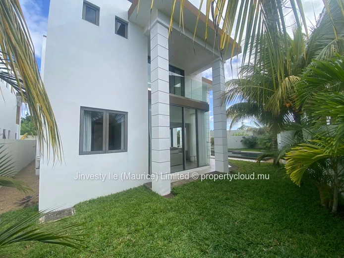 For Rent — Luxury 4-Bedroom En-Suite Villa | Victoria Estate, Grand Baie
