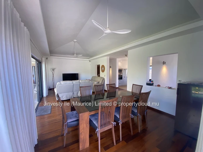 JINVESTY ILE MAURICE : REVENTE VILLA 4CH ou 3CH + bureau CASASOLA 650000 €