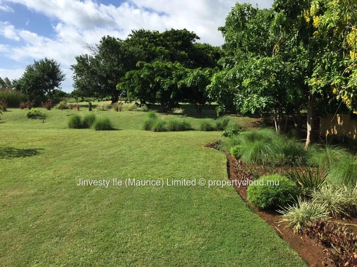À VENDRE — VILLA D’EXCEPTION 400 m² habitables 3200 m² terrain arboré | GOLF DE TAMARIN