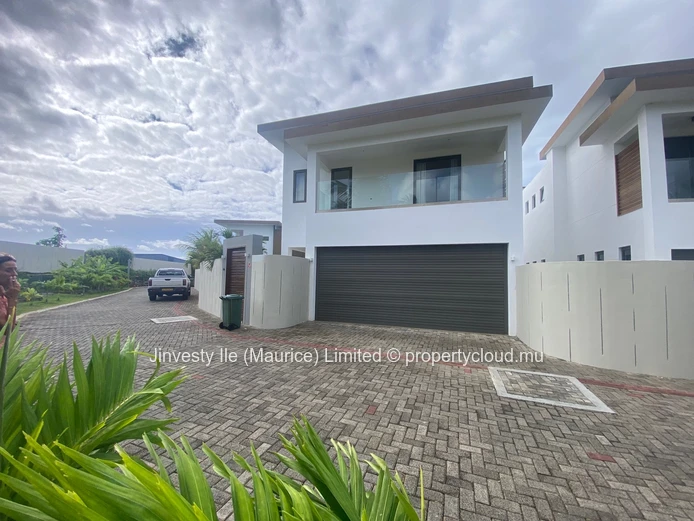 For Rent — Luxury 4-Bedroom En-Suite Villa | Victoria Estate, Grand Baie