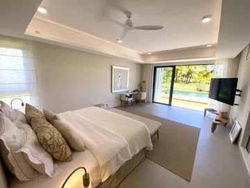 6 Bedroom Villa