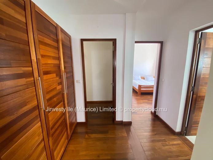 JINVESTY ILE MAURICE : REVENTE VILLA 4CH ou 3CH + bureau CASASOLA 650000 €