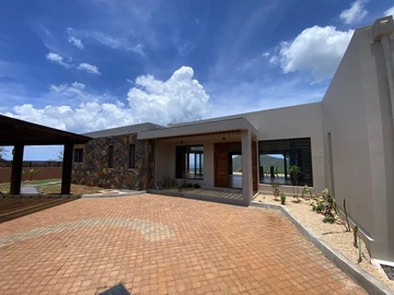 4 Bedroom Villa