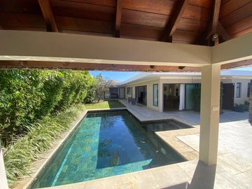 4 Bedroom Villa