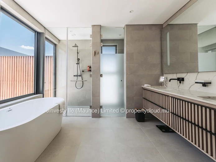 JINVESTY MAURITIUS : Exclusively Luxury villa MONT CHOISY GOLF