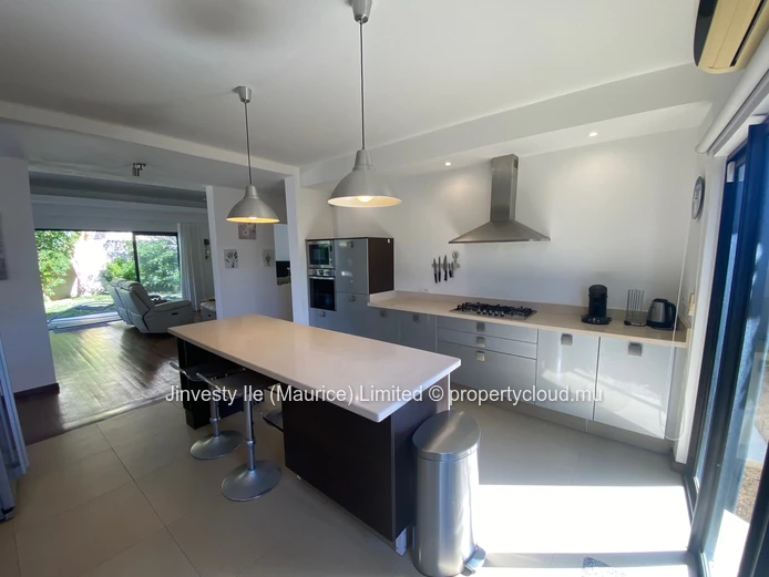 JINVESTY ILE MAURICE : REVENTE VILLA 4CH ou 3CH + bureau CASASOLA 650000 €