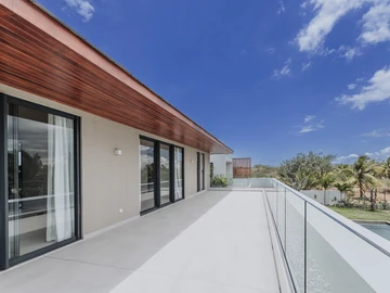 6 Bedroom Villa