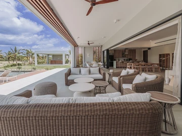 6 Bedroom Villa