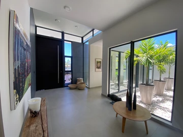 6 Bedroom Villa
