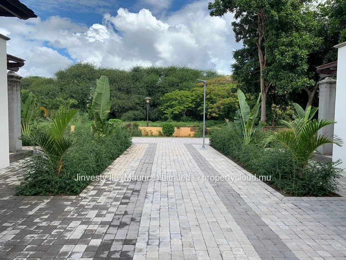 À VENDRE — VILLA D’EXCEPTION 400 m² habitables 3200 m² terrain arboré | GOLF DE TAMARIN