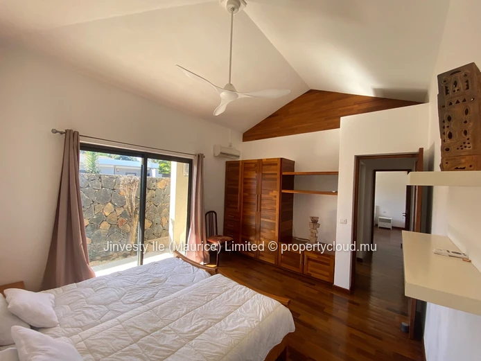 JINVESTY ILE MAURICE : REVENTE VILLA 4CH ou 3CH + bureau CASASOLA 650000 €