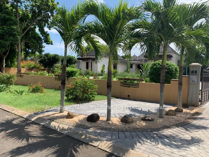 À VENDRE — VILLA D’EXCEPTION 400 m² habitables 3200 m² terrain arboré | GOLF DE TAMARIN