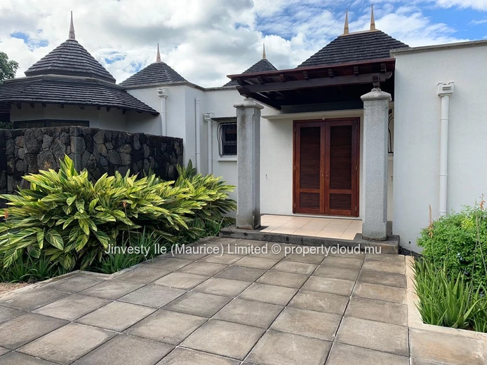 À VENDRE — VILLA D’EXCEPTION 400 m² habitables 3200 m² terrain arboré | GOLF DE TAMARIN