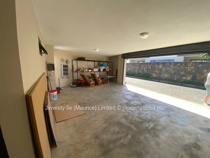 JINVESTY ILE MAURICE : REVENTE VILLA 4CH ou 3CH + bureau CASASOLA 650000 €