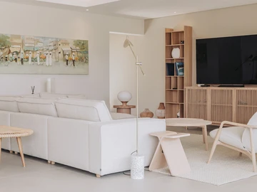 6 Bedroom Villa